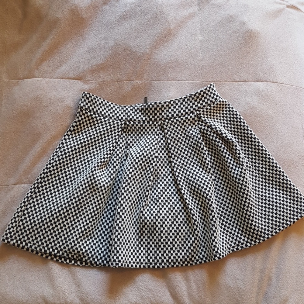 Cute checkered mini skirt